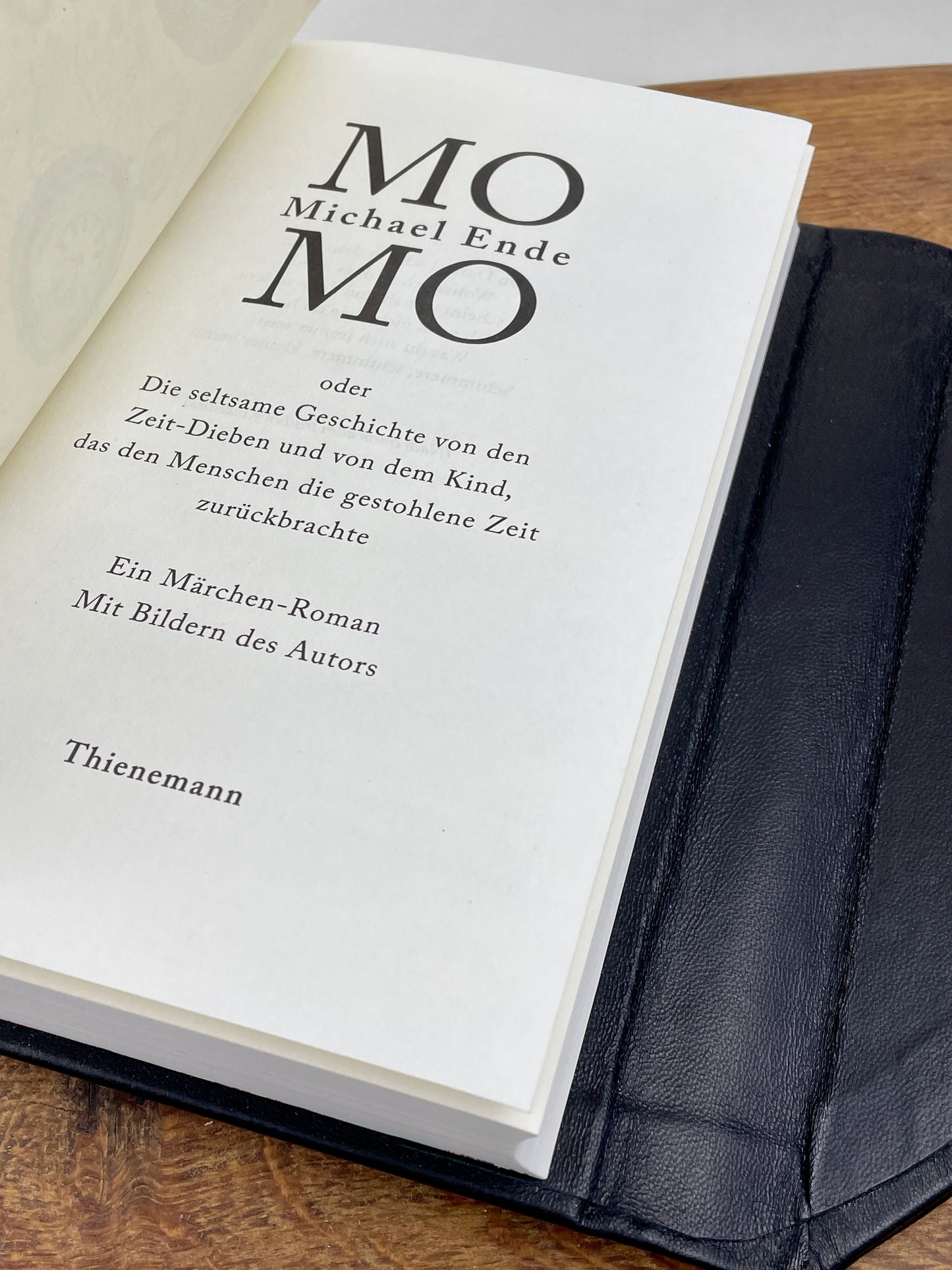 Momo – Buch mit magnetischer Klappe von Michael Ende